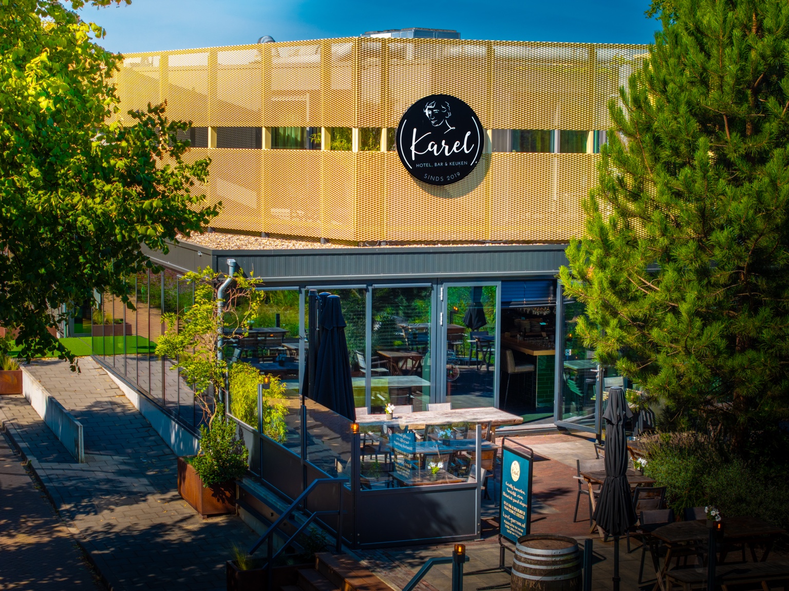 Het terras van Restaurant Karel aan het water